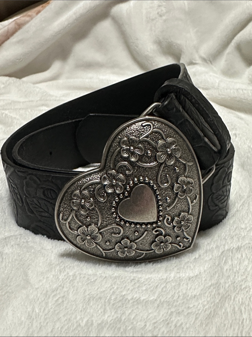 Vintage Silver Heart Buckle Black Tooled Floral Leather Belt Small